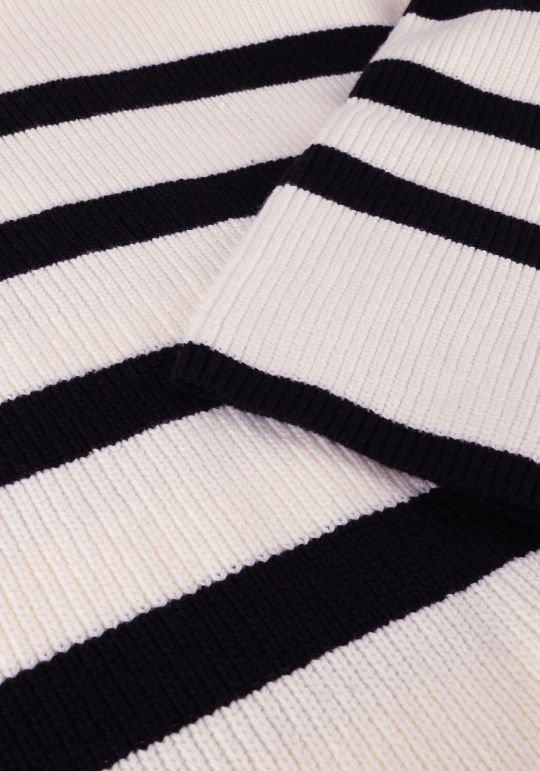 Zwarte NOTRE-V Trui NV-DUNE - large