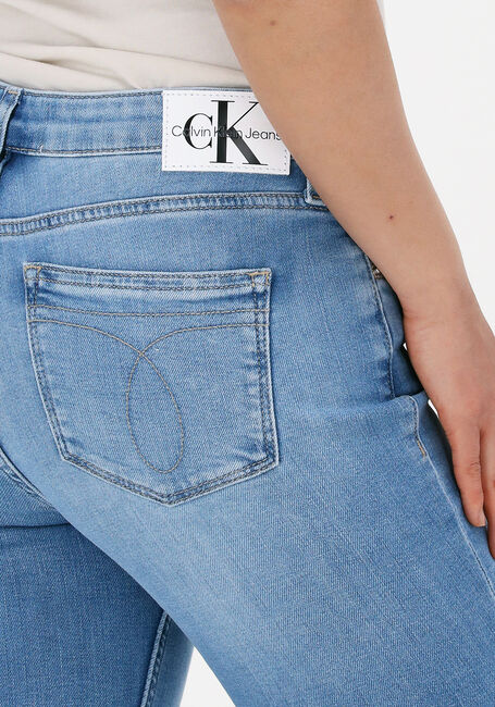 CALVIN KLEIN Skinny jeans MID RISE SKINNY en bleu - large