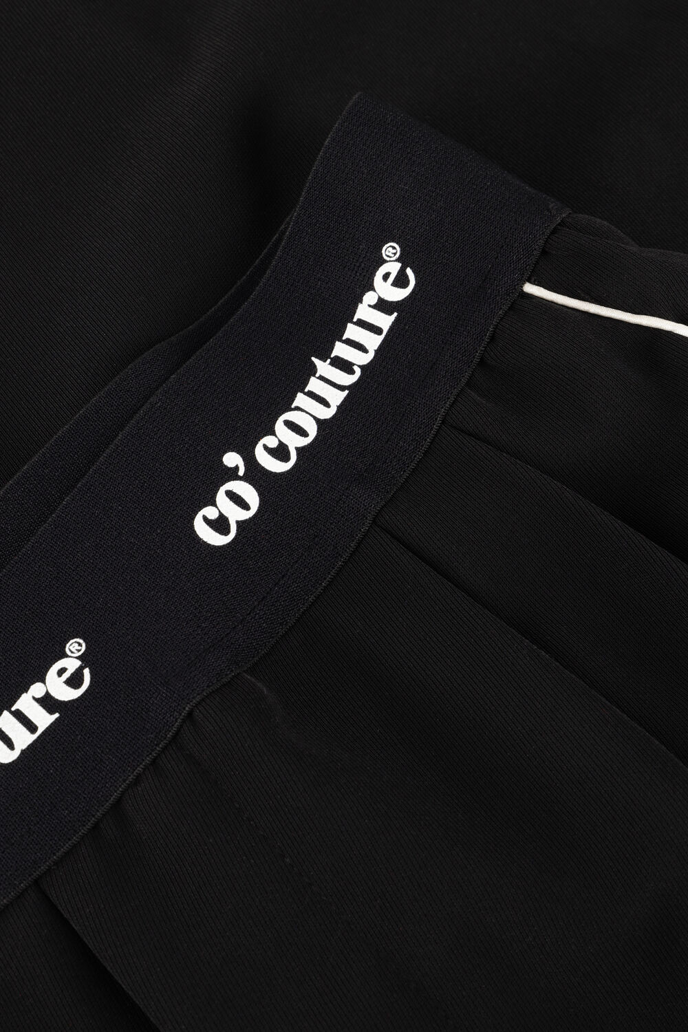 CO'COUTURE Pantalon AMINACC LOGO PIPING LL PANT en noir - large