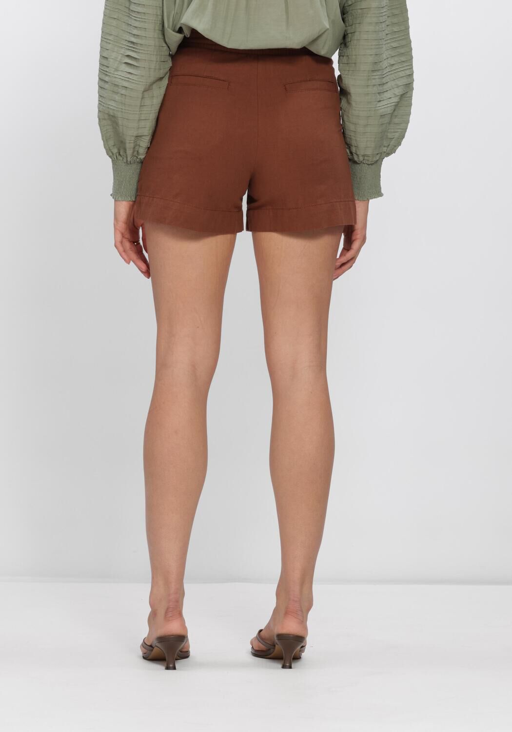VANESSA BRUNO Pantalon courte GRAVIERE en marron - large