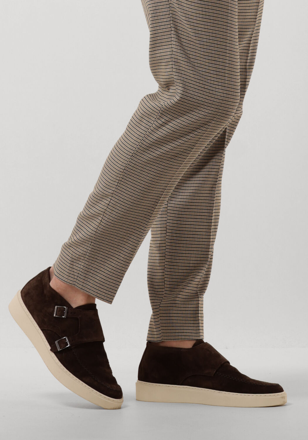 Geklede sneakers deals