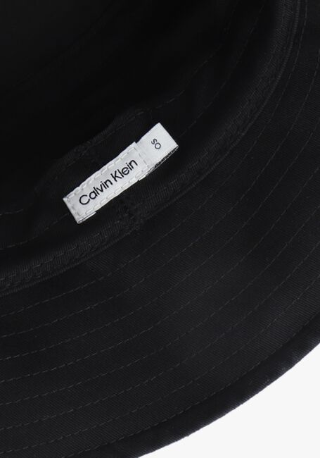 CALVIN KLEIN CK OUTLINED BUCKET Chapeau en noir - large