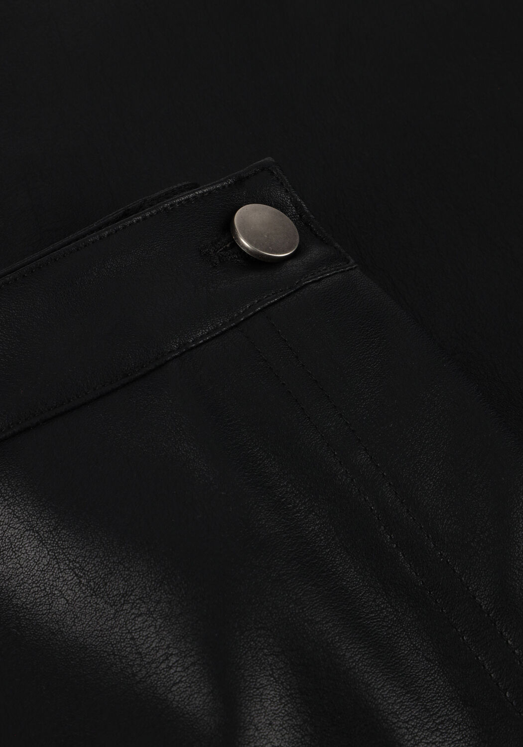 NEO NOIR Pantalon PINUR FAUX LEATHER PANTS en noir - large