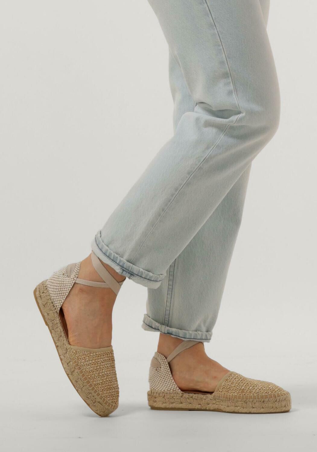 NOTRE V DELY23 Espadrilles en beige Omoda