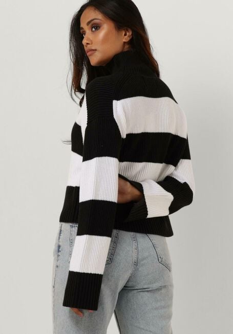 CALVIN KLEIN Col roulé LABEL CHUNKY SWEATER en noir - large