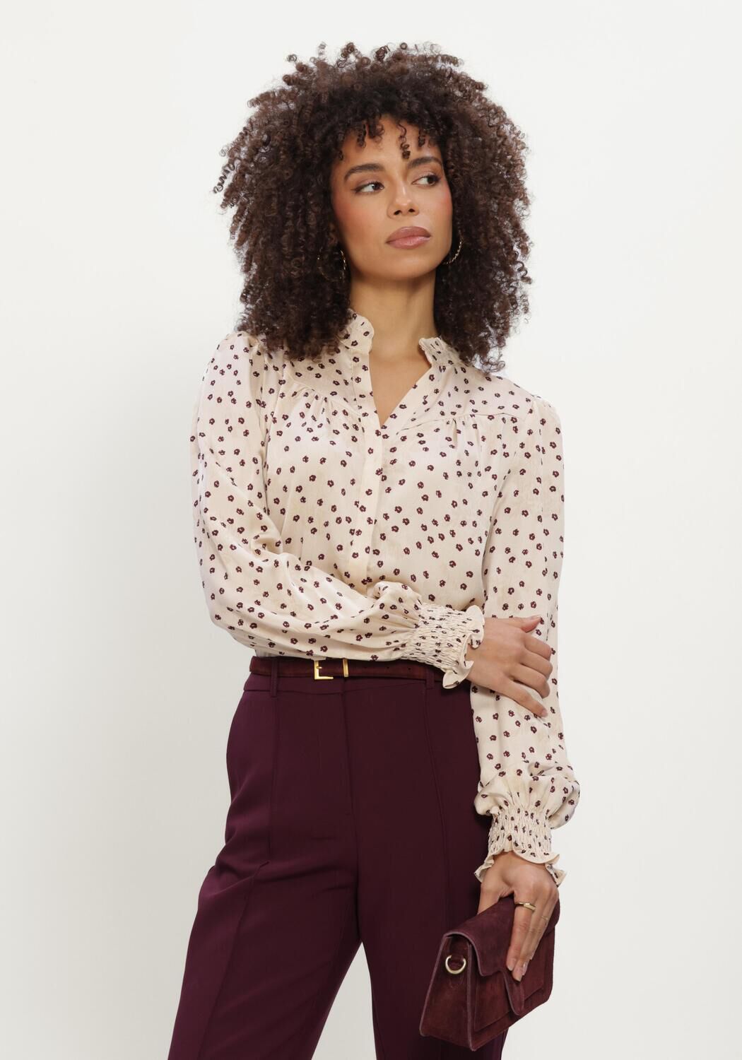 NEO NOIR ASTRIDA FLOWER JACQUARD BLOUSE Blouses en beige - large