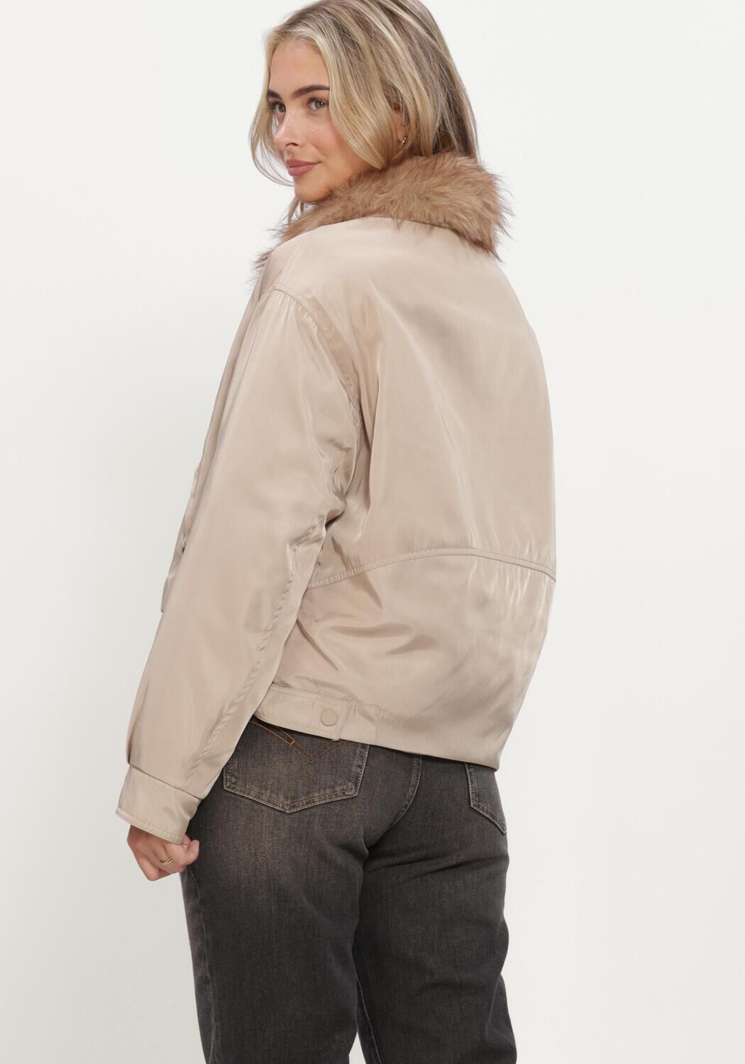 NUKUS Veste matelass&eacute; PAULA JACKET en beige - large