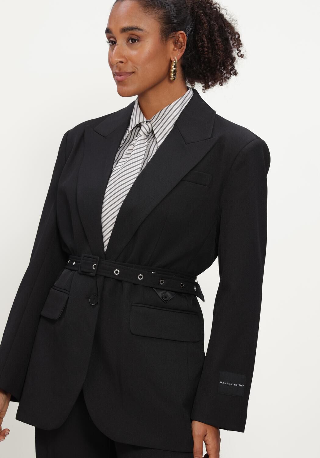 HAUTE L'AMITI&Eacute; Blazer PREMIERE OVERSIZE BELT BLAZER en noir - large
