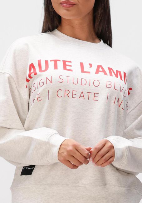 HAUTE L'AMITI&Eacute; Pull STUDIO LOGO SWEAT en gris - large