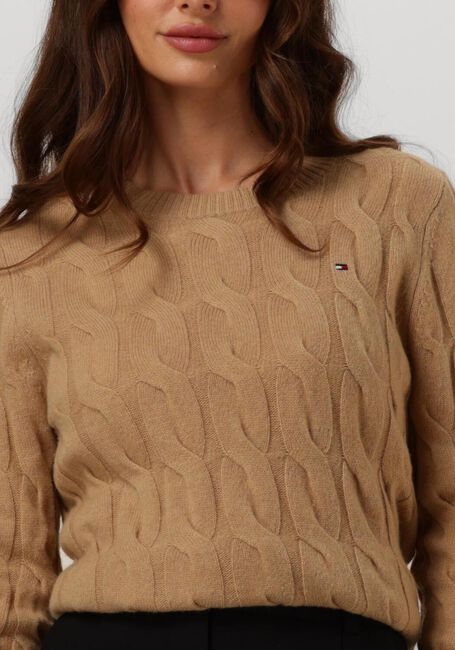 TOMMY HILFIGER Pull SOFT WOOL CABLE ROLL-NK en marron - large