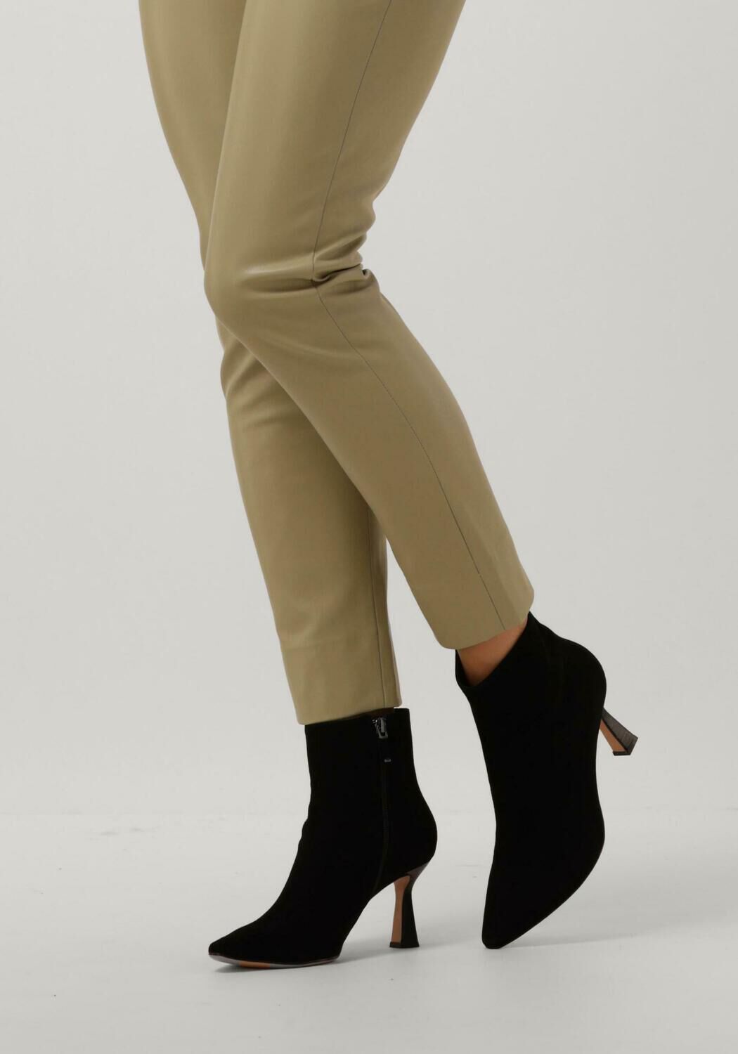 Omoda best sale lola cruz