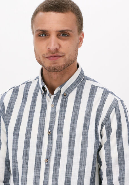 ANERKJENDT Chemise décontracté AKKONRAD STRIPED SHIRT en bleu - large