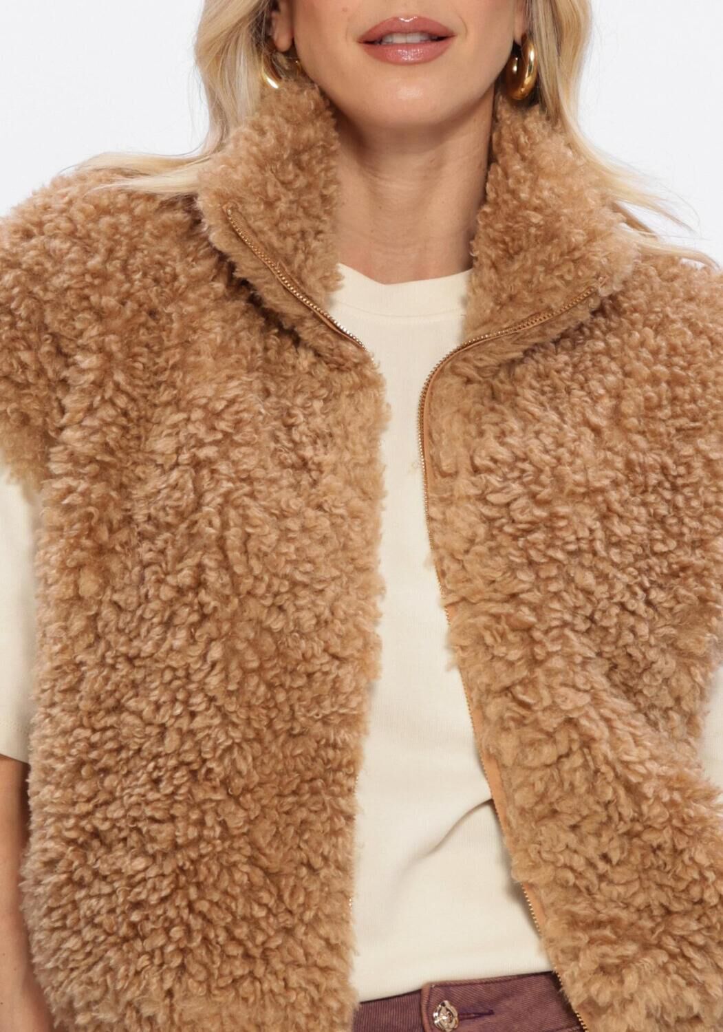 STUDIO AMAYA Gilet SIRA GILET en camel - large
