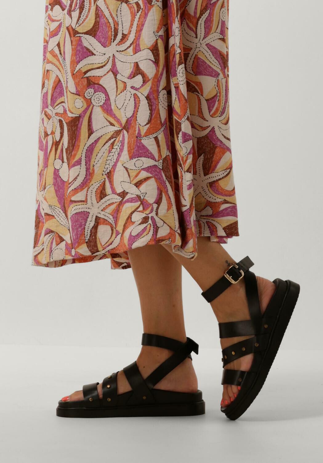 OMODA 21623150 Sandales en noir - large