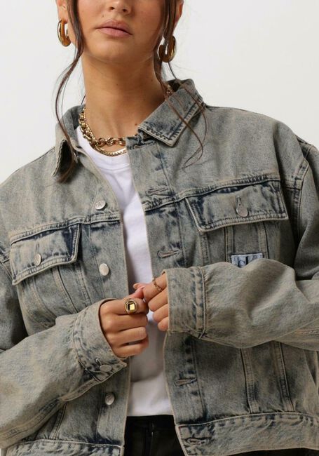 CALVIN KLEIN Veste en jean BOXY DENIM JACKET en bleu - large