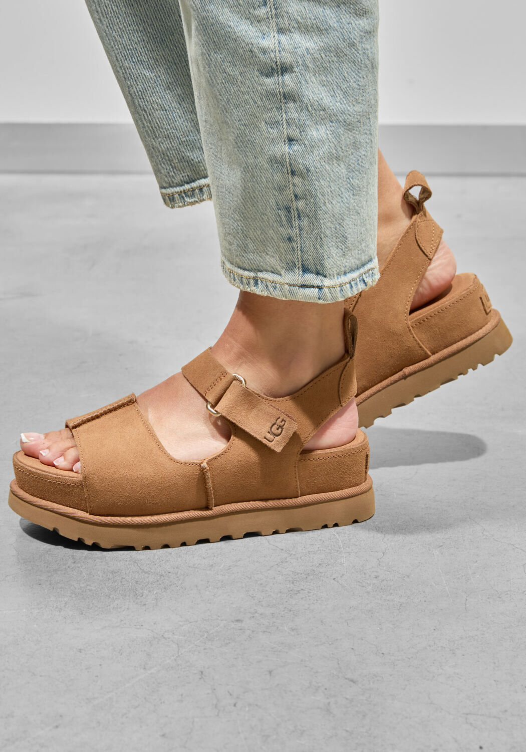 Cognac UGG Sandalen W GOLDENSTAR HI - medium