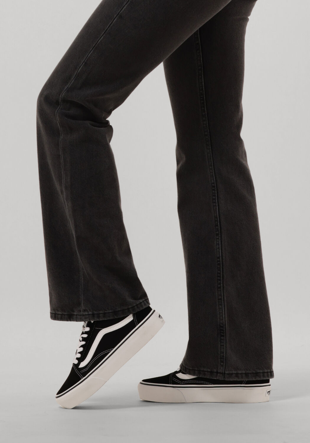 VANS Baskets OLD SKOOL PLATFORM en noir - large