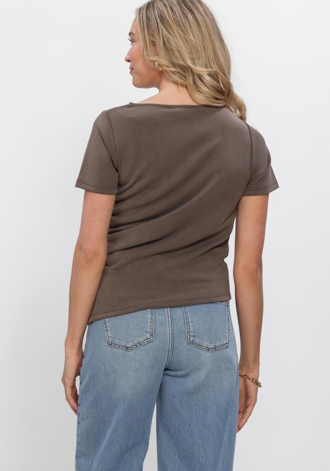 MY ESSENTIAL WARDROBE T-shirt MWHELLE ASSYMETRIC TEE en marron - large