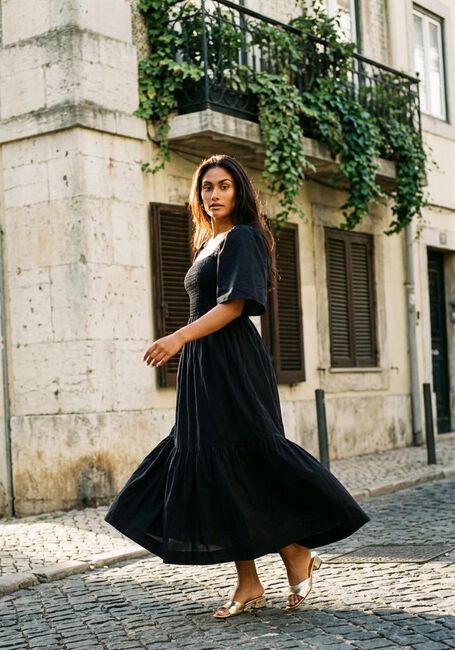 SELECTED WOMEN Robe maxi SLFDORA SS ANKLE DRESS en noir - large