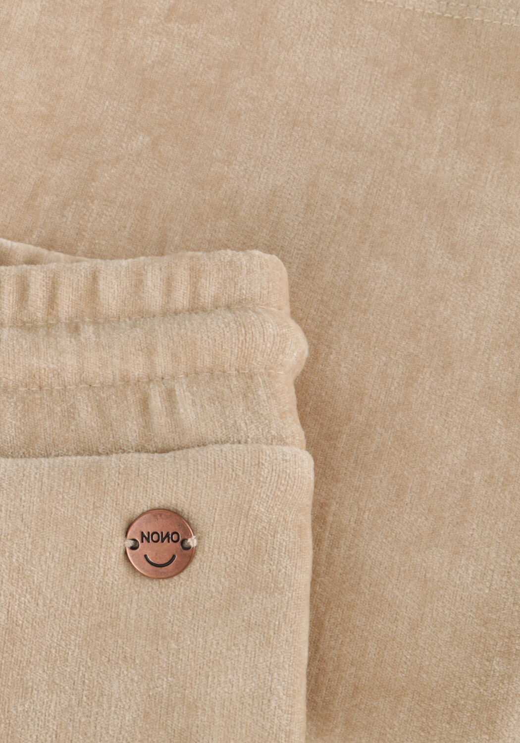 NONO Pantalon &eacute;vas&eacute; SADY VELVET FLARED PANTS en beige - large