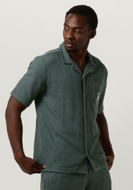 PURE PATH Chemise décontracté STRUCTURED SHORTSLEEVE SHIRT WITH CHEST POCKET AND EMBROIDERY en vert - large