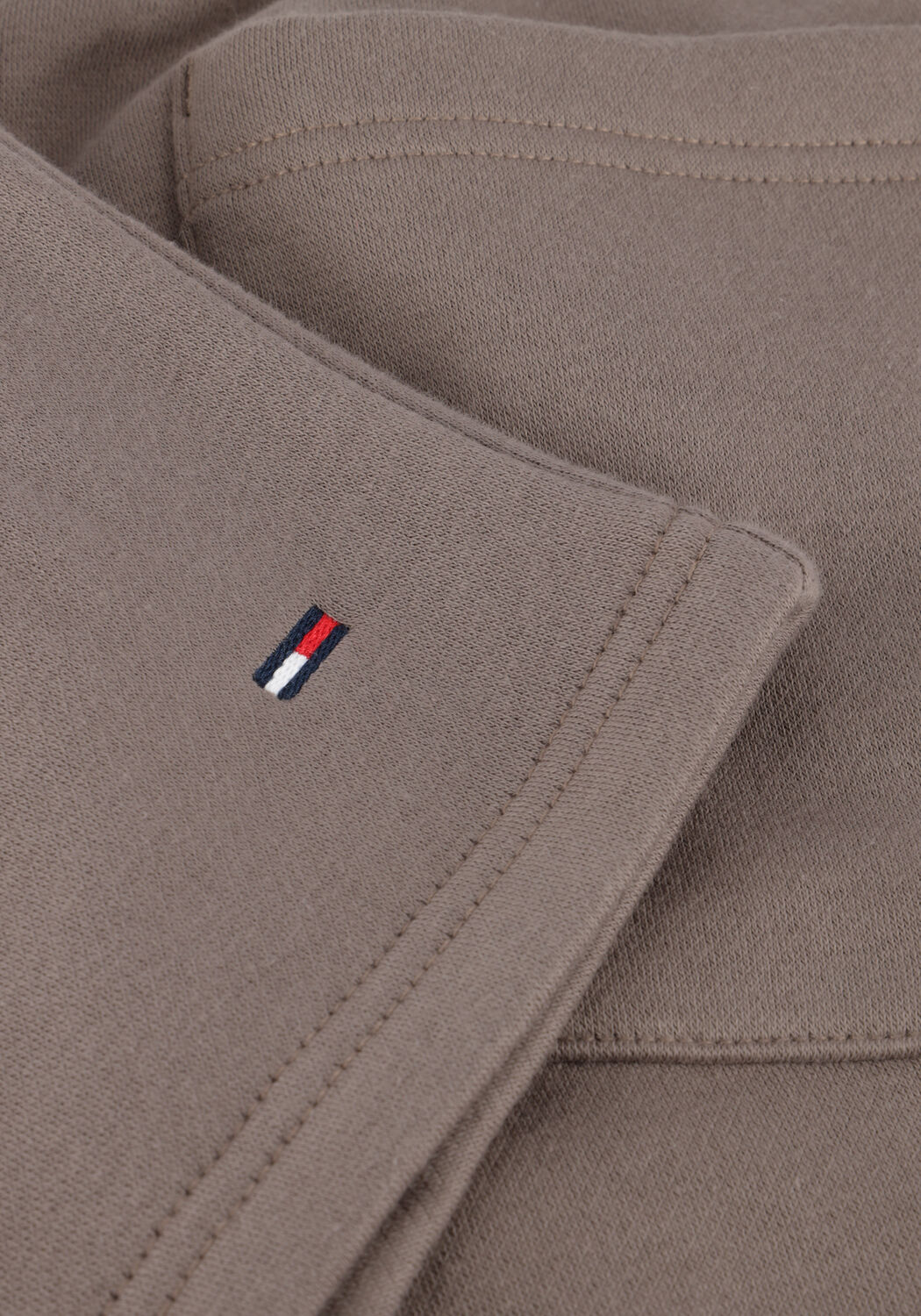 TOMMY JEANS Pantalon courte TJM S FLAG BEACH SHORT EXT en marron - large