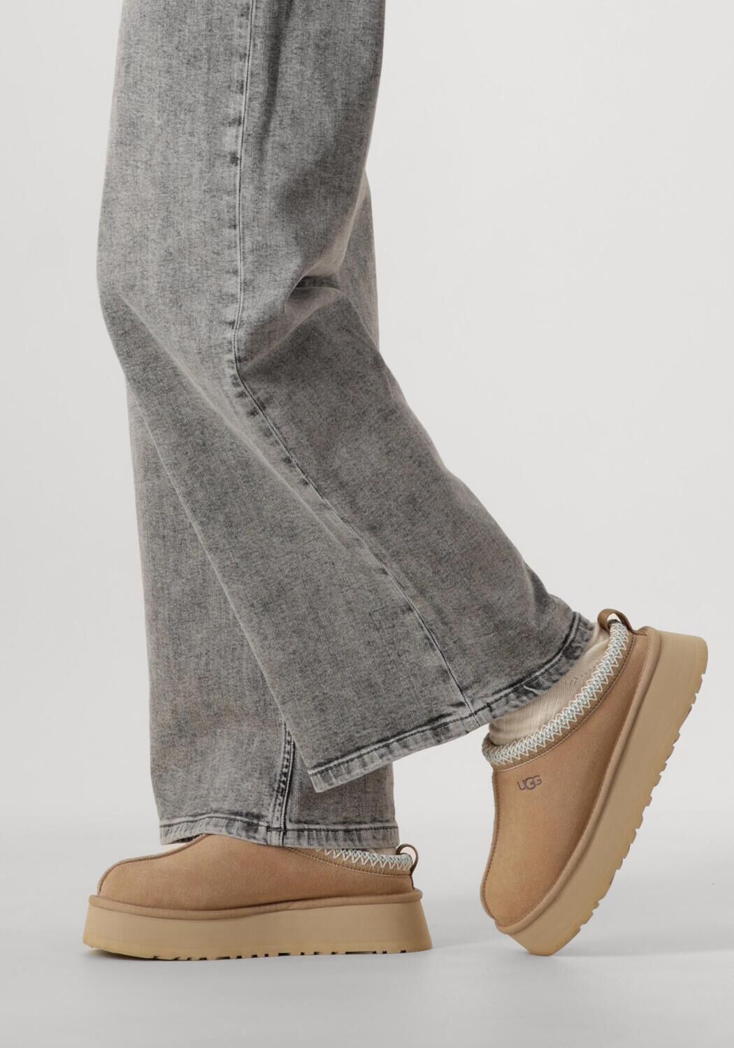 Beige UGG Pantoffels W TAZZ - large