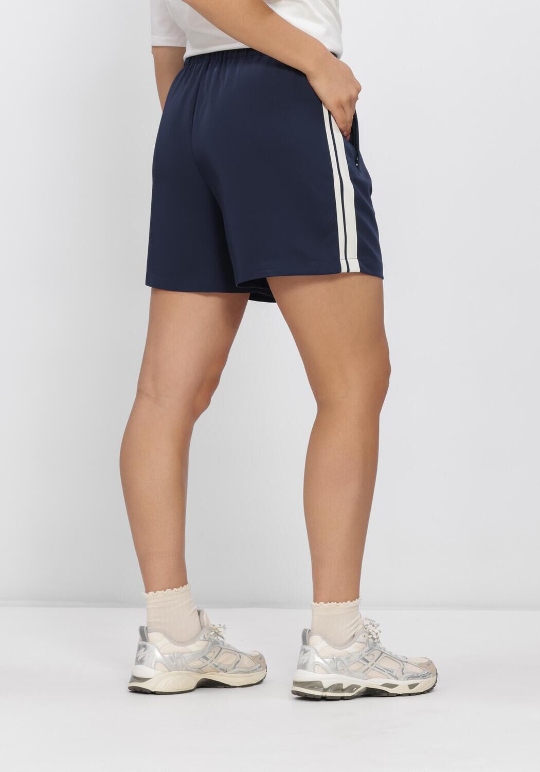 Blauwe CATWALK JUNKIE Broeken/jumpsuits TRACKSUIT SHORTS - large