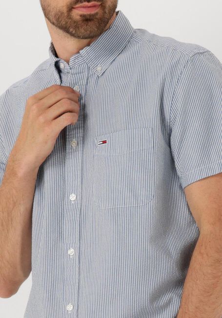 TOMMY JEANS Chemise décontracté TJM REG SEERSUCKER STP SS SHIRT en bleu - large