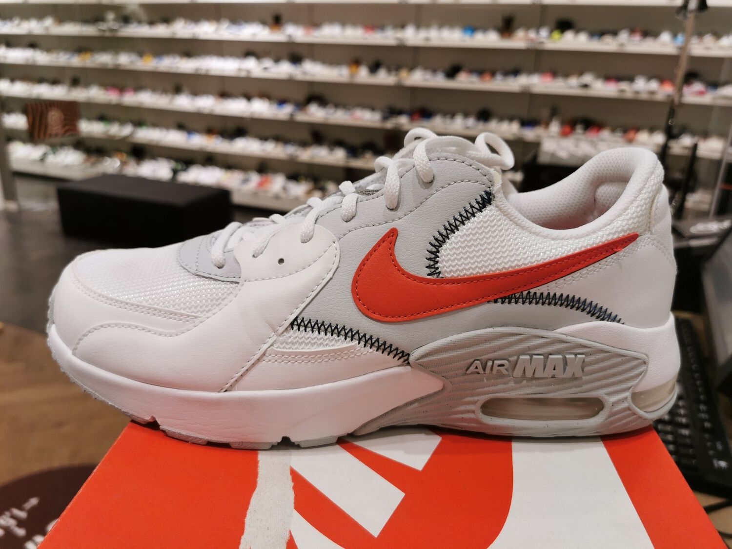 NIKE Baskets NIKE AIR MAX AXIS en noir  - large