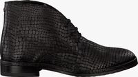 FRED DE LA BRETONIERE Chaussures à lacets 184010001 en noir - medium