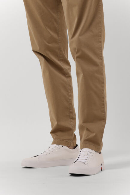 Witte TOMMY HILFIGER Sneakers MODERN VULC CORPORATE - large
