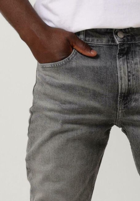 CALVIN KLEIN Slim fit jeans SLIM TAPER en gris - large
