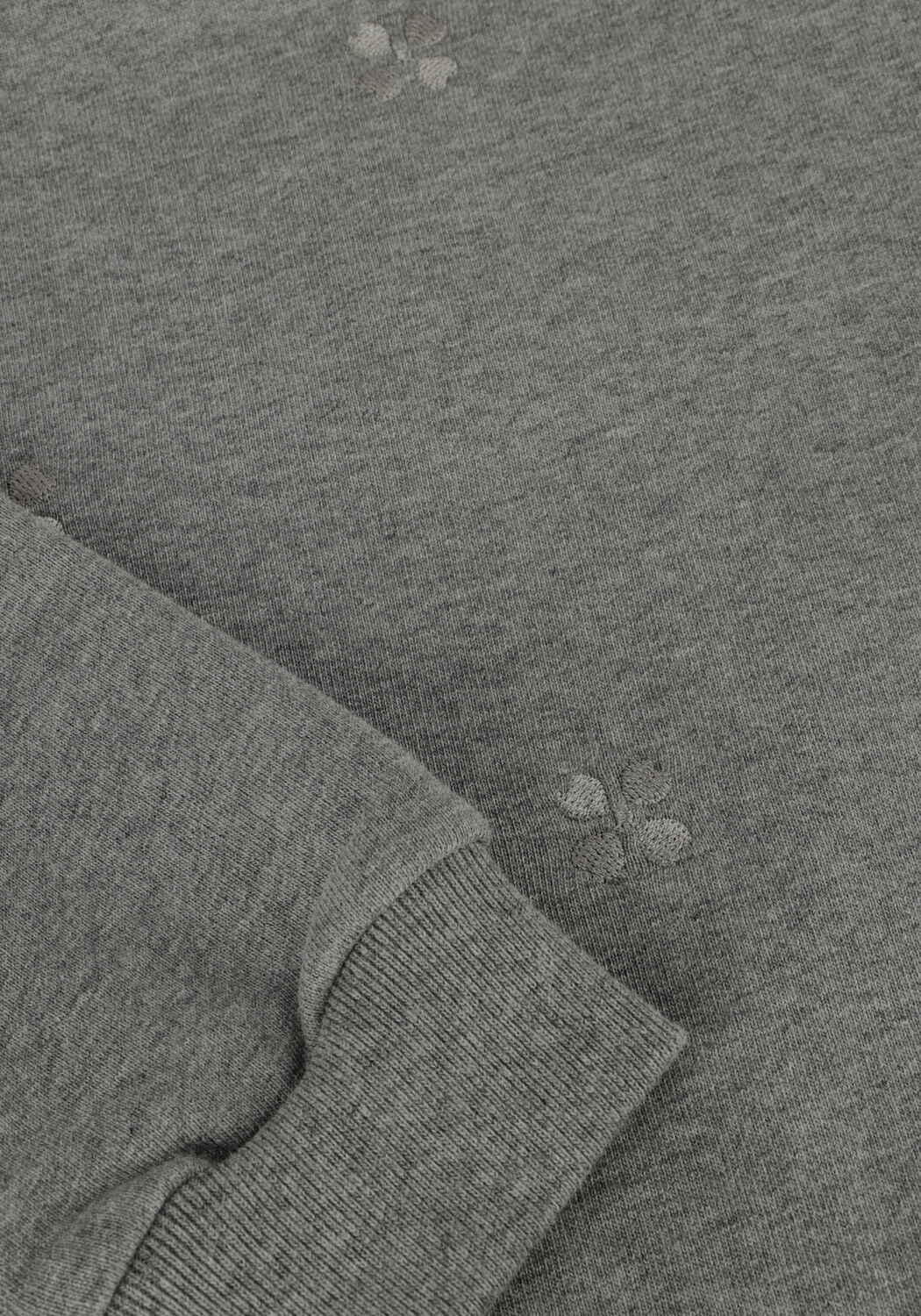 BAJE STUDIO Chandail DERBY en gris - large