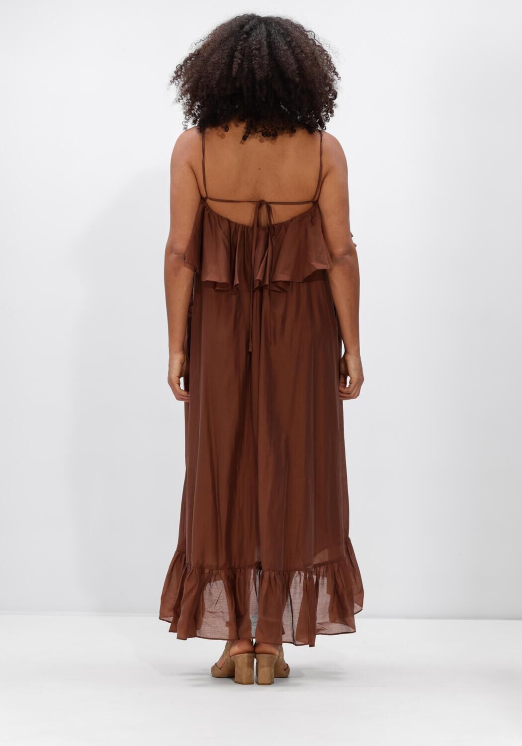 DEVOTION Robe maxi AURA en marron - large