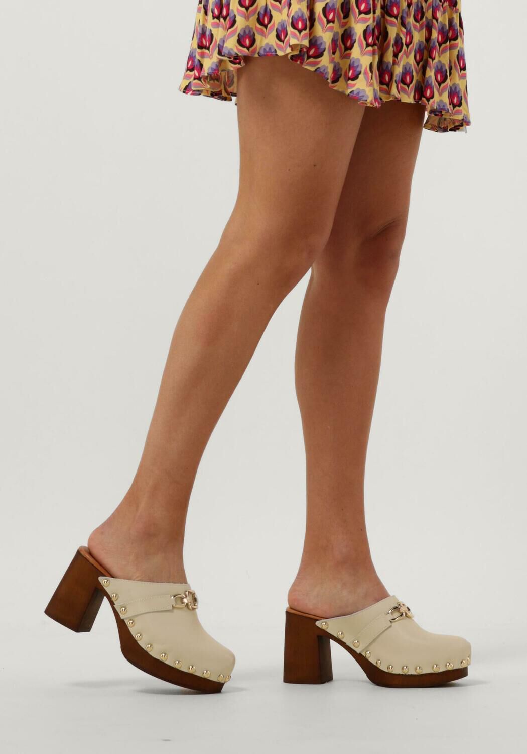 NOTRE-V Sabots 8698 en blanc - large