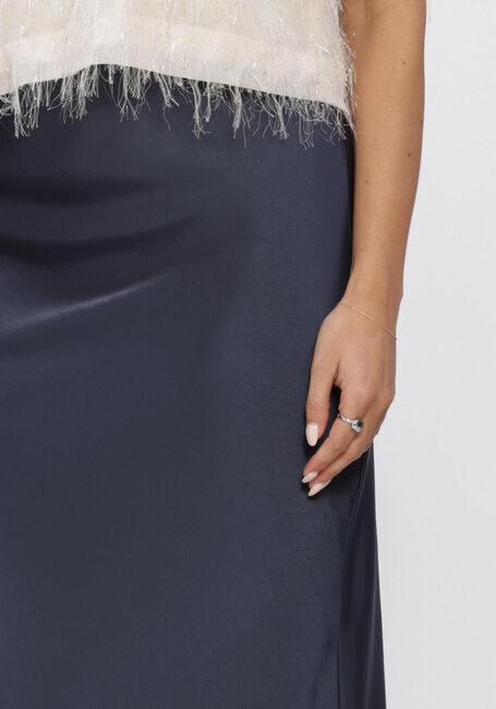 NEO NOIR Jupe maxi VICKY HEAVY SATEEN SKIRT en bleu - large