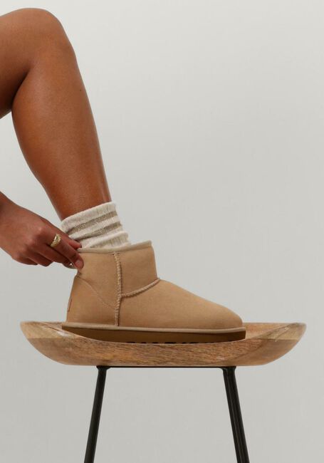 Beige UGG  W CLASSIC MINI II - large