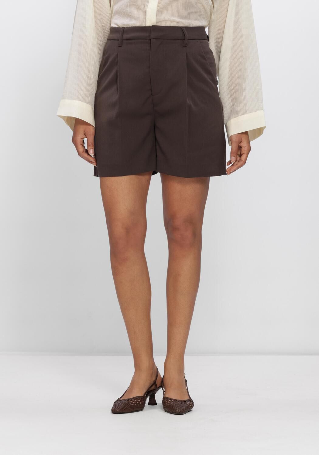 COPENHAGEN MUSE Pantalon courte CMTAILOR-SHORTS en marron - large