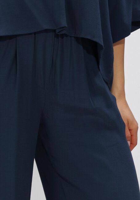 BY-BAR Pantalon large BENJI VISCOSE PANT en bleu - large