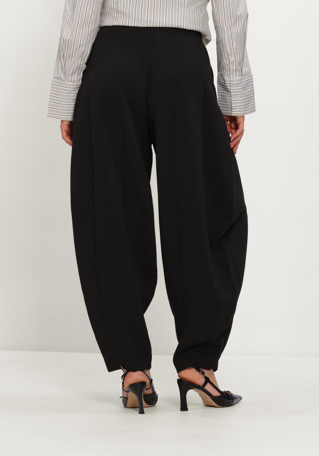 Zwarte Y.A.S. Wijde broek YASBAY HW BARREL BALLOON PANT - large