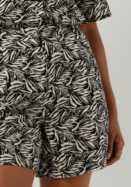 Gebroken wit OBJECT Broeken/jumpsuits OBJFRIGG HW SHORTS - large