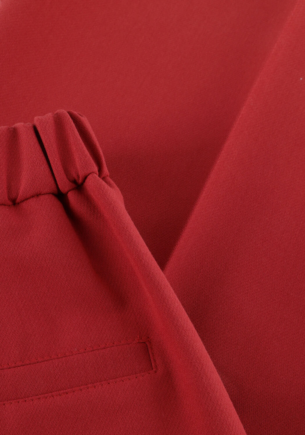 SUMMUM Pantalon large TROUSERS FOAM UNI en rouge - large