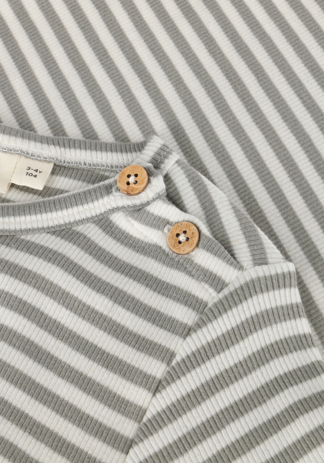 LIL' ATELIER T-shirt NMMGAGO KRE LS SLIM TOP LIL NOOS en gris - large