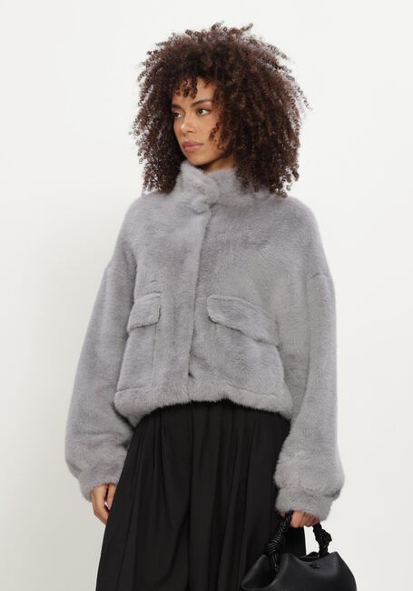 IBANA Manteau en fausse fourrure CHARLEY en gris - large
