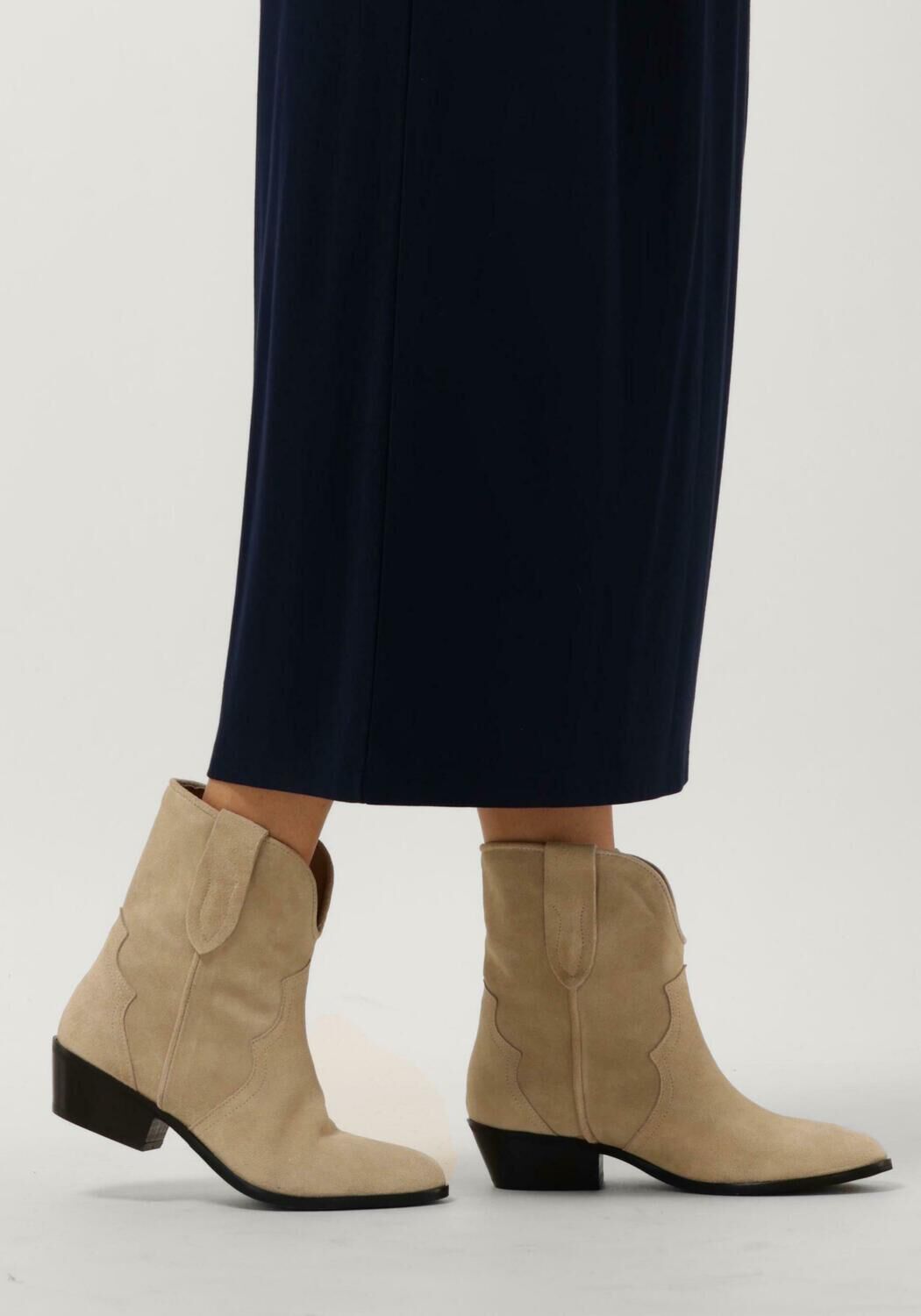 Beige enkellaarsjes on sale zara