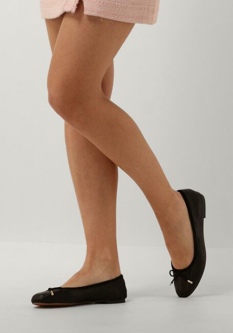 Zwarte INUOVO Ballerina's B16003 Omoda - Main Image