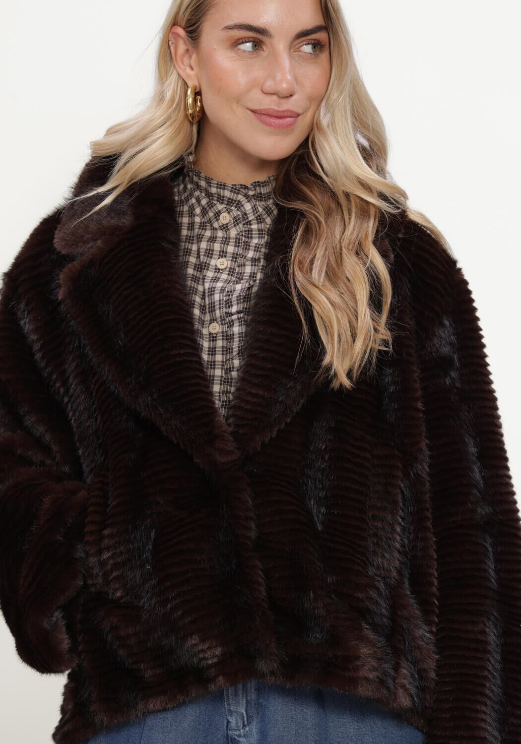 FREEBIRD Manteau en fausse fourrure ORIANA en marron - large