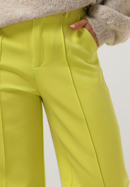 COLOURFUL REBEL Pantalon RUS UNI STRAIGHT PANTS en jaune - large