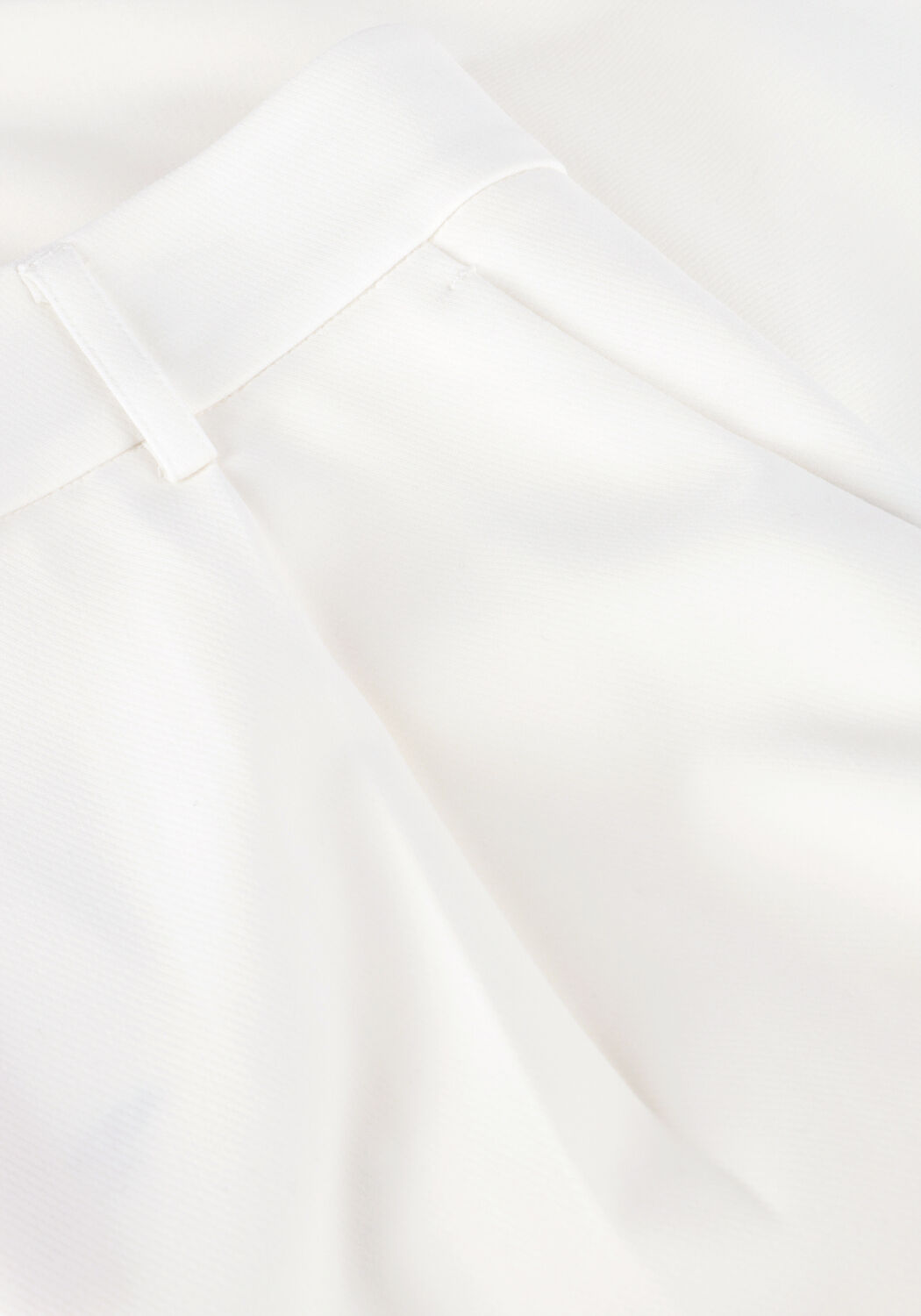 OMODA ATELIER Pantalon courte X IRIS - IVETTE en blanc - large